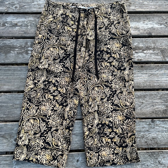 CAbi Pants - CAbi Women’s 100% Linen Black Picasso Batik Print Loose Fit Capri Pants Sz M